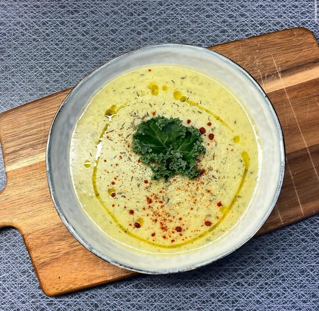 Mustig vegansk grönsakssoppa